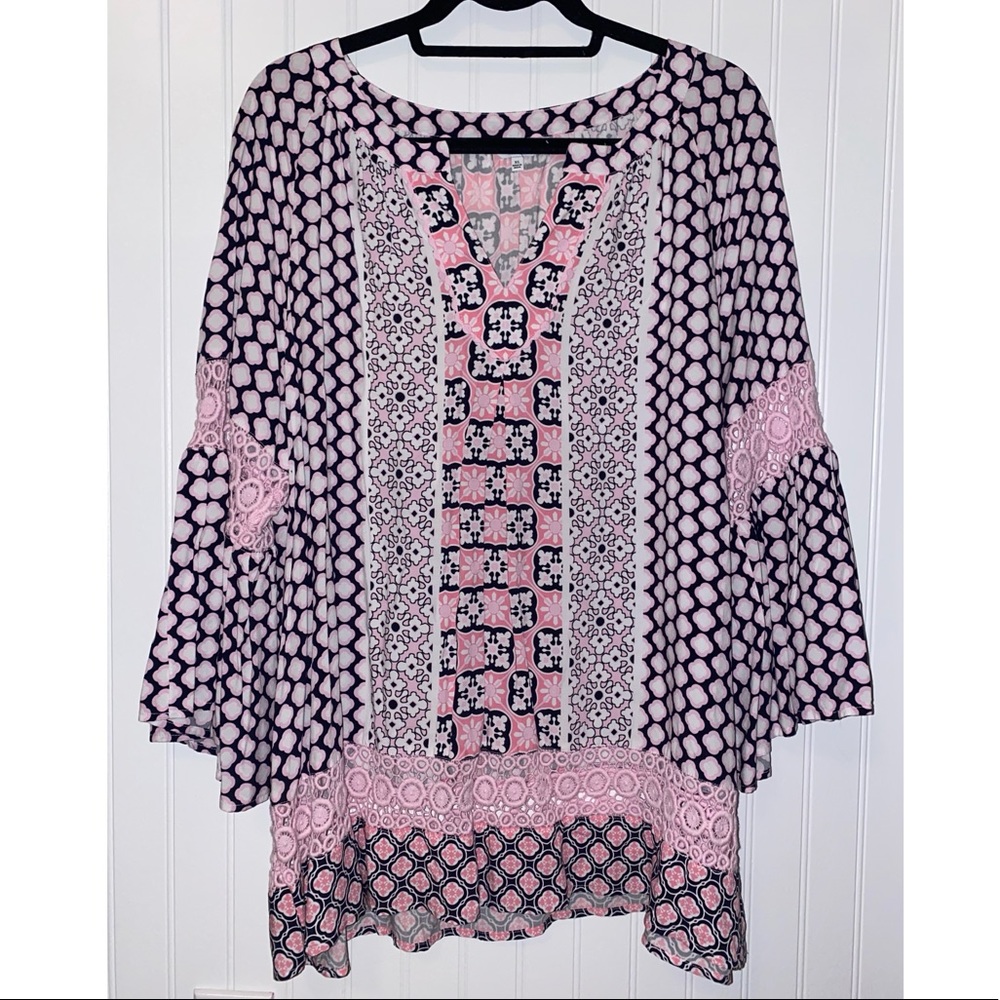 NWT Crown & Ivy Printed Blouse